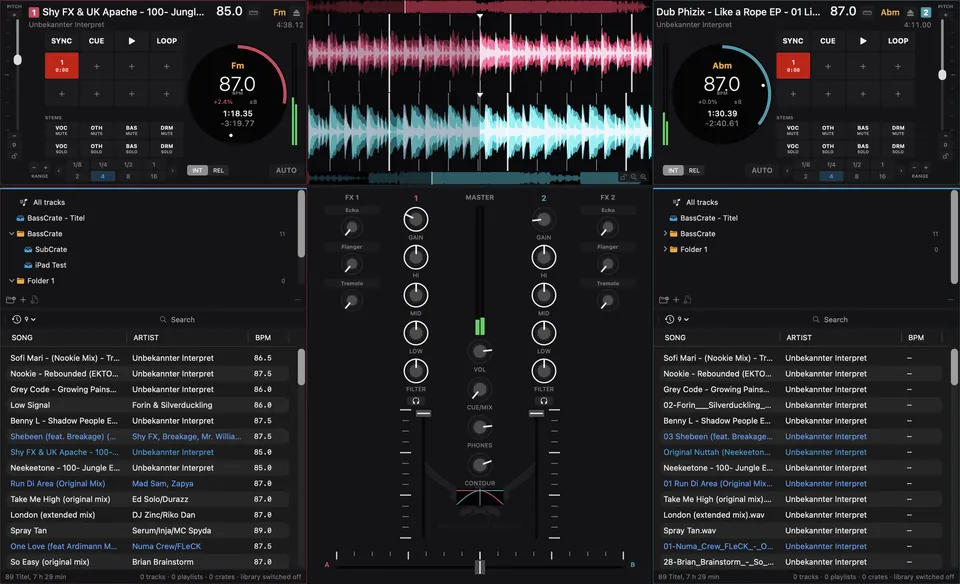 aDJusted with two decks, waveforms, the mixer and the library
